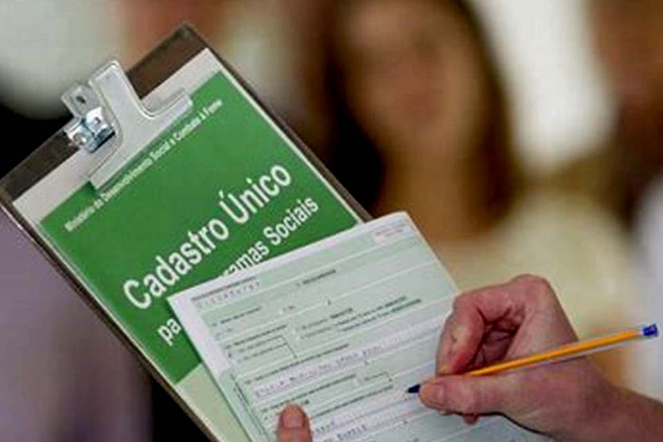 Semdes realiza atualização de Cadastro Único no residencial Jardim Primavera