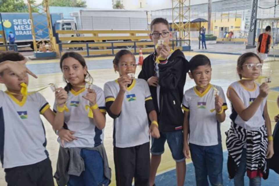 Alegria, descontração e brincadeiras marcam retomada das atividades da turma de Agentes Mirins da Cidadania no Trânsito