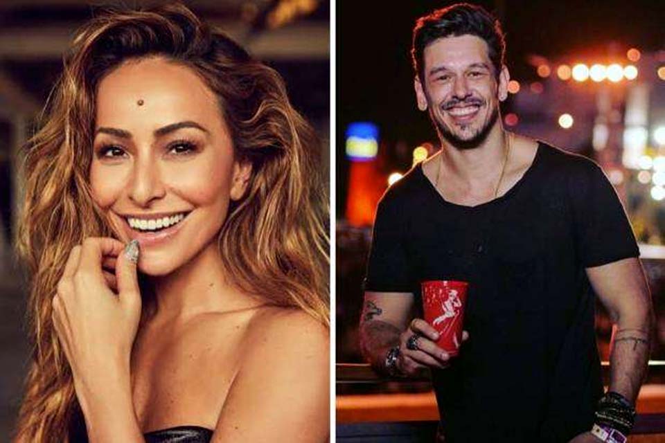 Sabrina Sato ganha homenagem do ex-namorado João Vicente de Castro