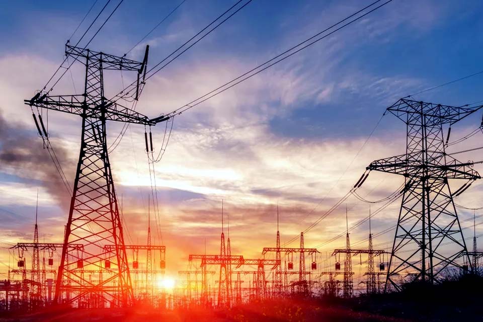 Agência Nacional de Energia Elétrica realiza nesta sexta-feira leilão de transmissão de energia