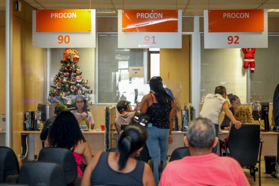 Mais de 1.400 pessoas efetuam negociações especiais do Feirão Limpa Nome para quitar dívidas