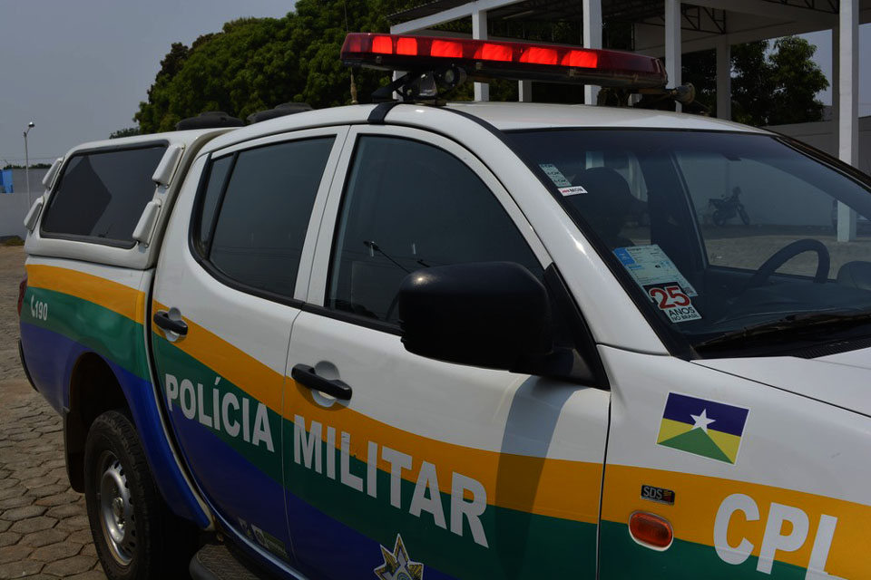 Mulher é presa acusada de esfaquear homem de 66 anos em Ji-Paraná