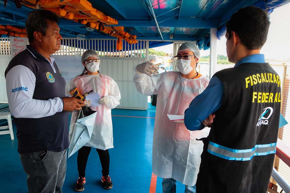 Barreira sanitária no porto Cai N’Água orienta passageiros sobre coronavírus