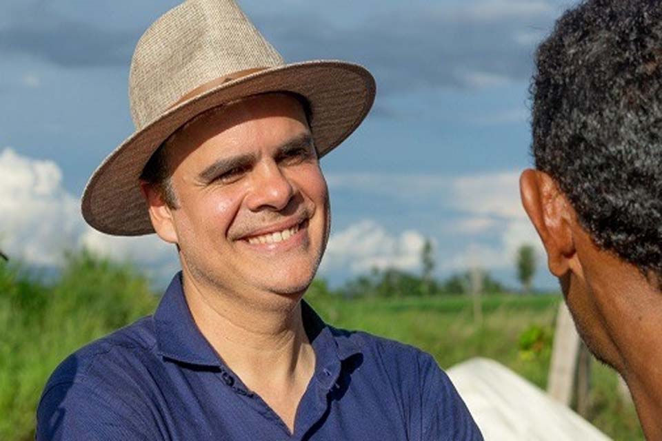 Alan Queiroz participa da entrega de equipamentos agrícolas para fortalecer produtores rurais de Ouro Preto