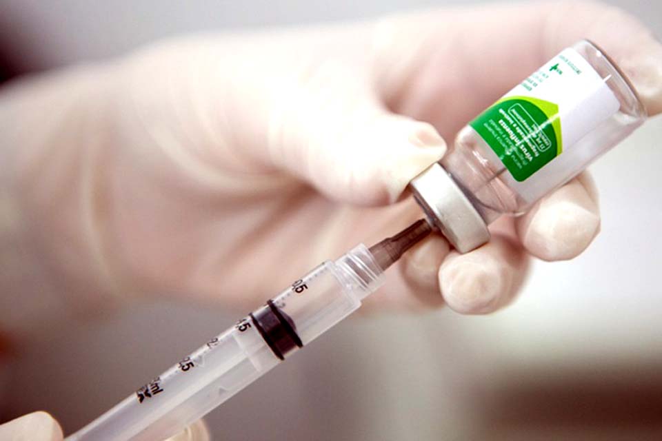 Prefeitura amplia horário de vacinação até as 21h30 no Centro de Saúde Carlos Chagas