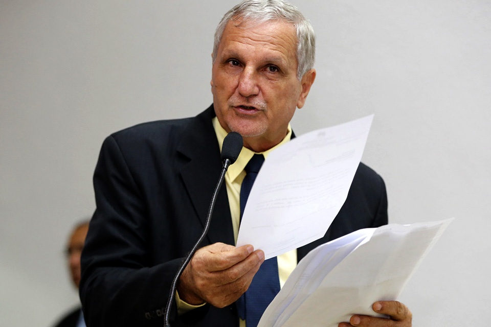  Adelino Follador cita MT e GO para exigir queda no valor das taxas do Detran