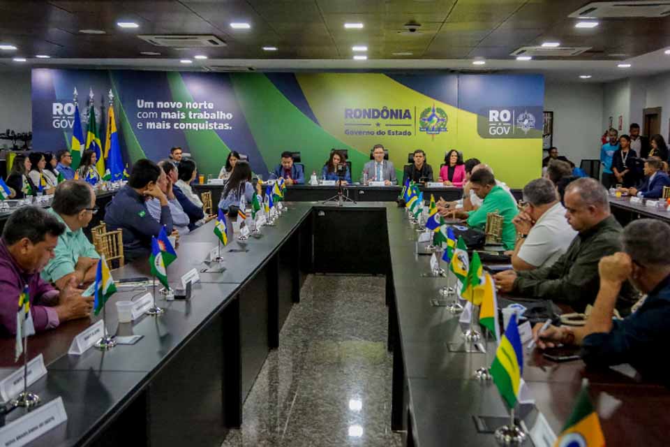 Marcos Rocha e Luana Rocha fortalecem proteção à criança assinando o “Pacto pela Primeira Infância”, em Rondônia