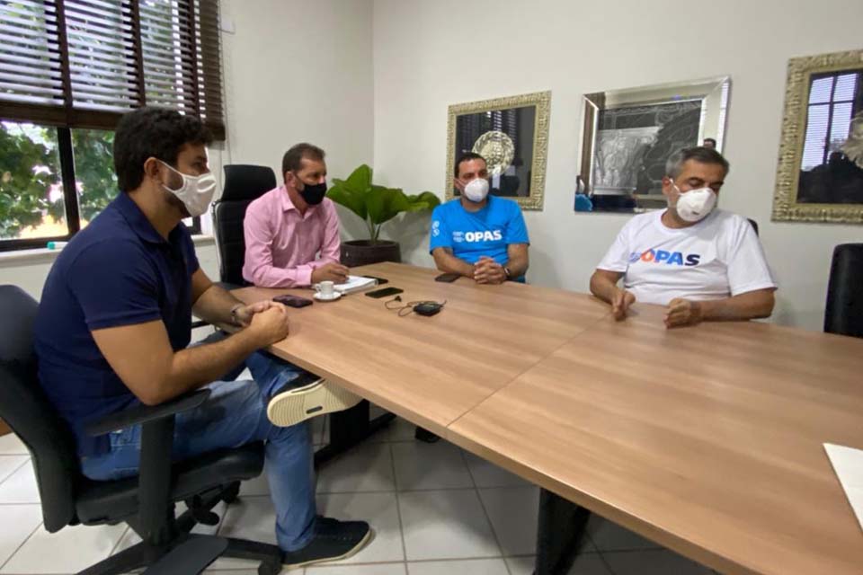 Hildon Chaves recebe pesquisador da Fiocruz para orientações devido os crescentes casos de covid-19 no município