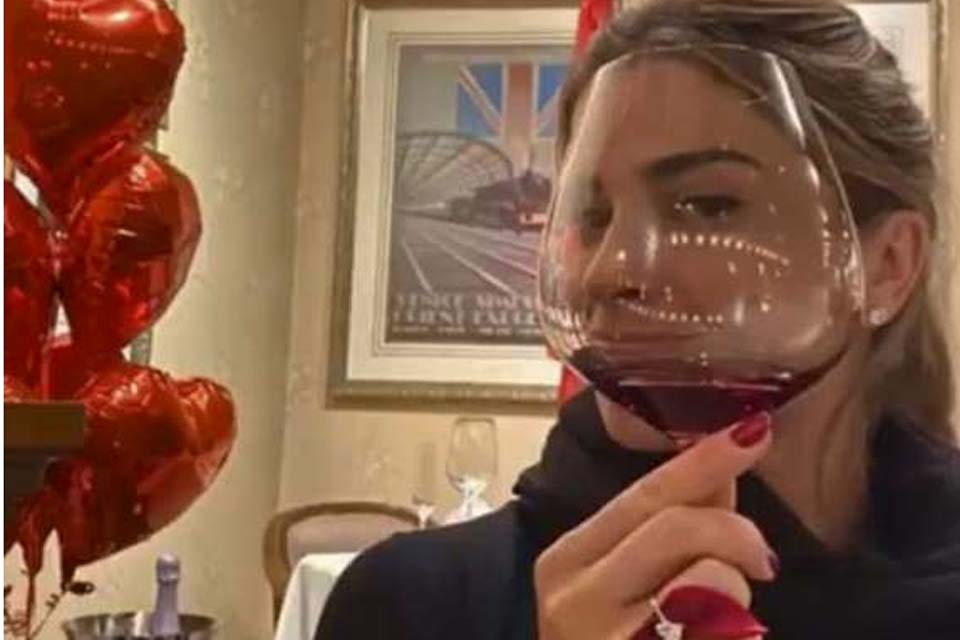 Caio Castro e Grazi Massafera assumem namoro 