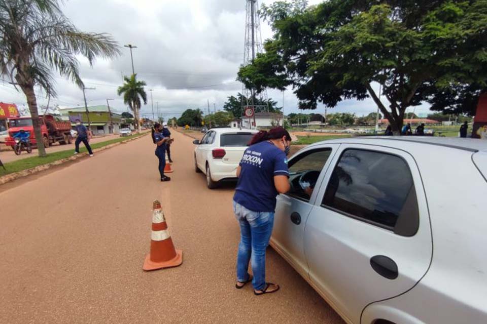 Procon realiza pit stop informativo na Semana do Consumidor em Guajará-Mirim
