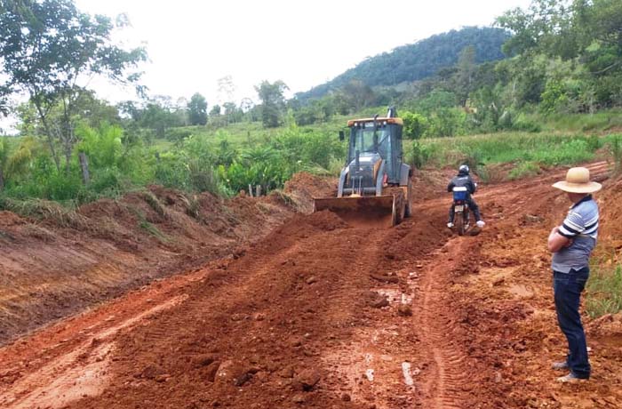 Departamento de Estradas de Rodagem inicia trabalho de recuperação das estradas na região leste de Rondônia