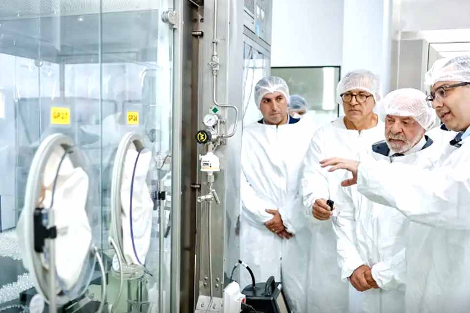 Lula defende parceria com a China para produção de vacina