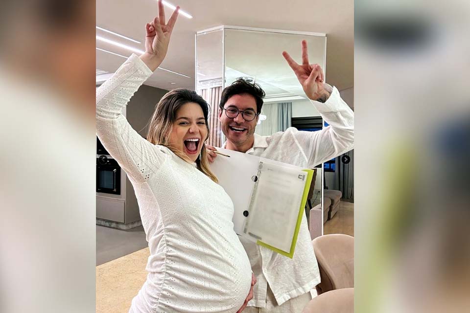 Viih Tube e Eliezer se casam no civil e exibem registros: 'Tanta coisa aconteceu em tão pouco tempo'