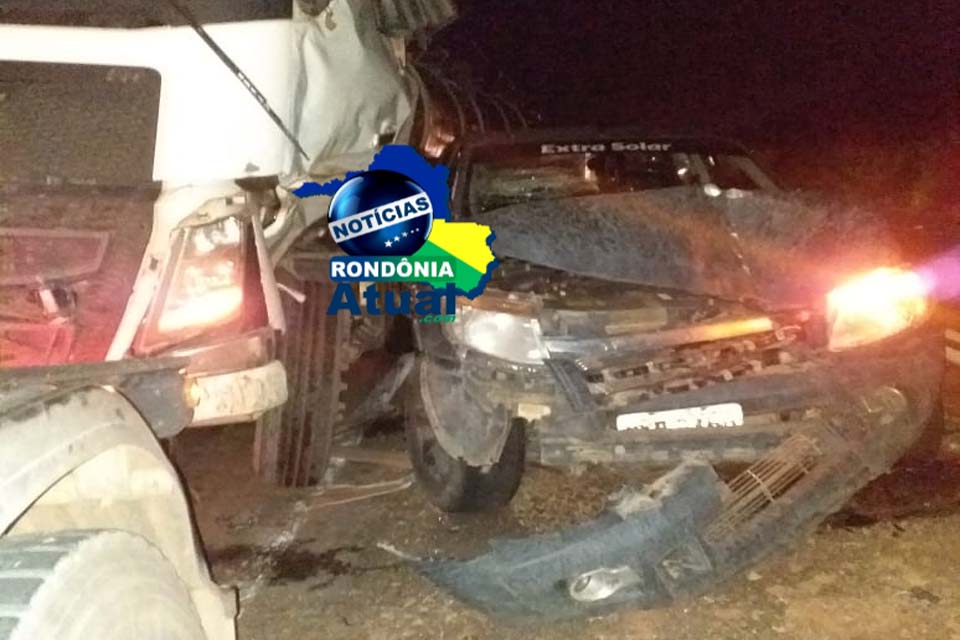 Engavetamento envolve quatro veículos na Br-364, entre Ji-Paraná e Ouro Preto