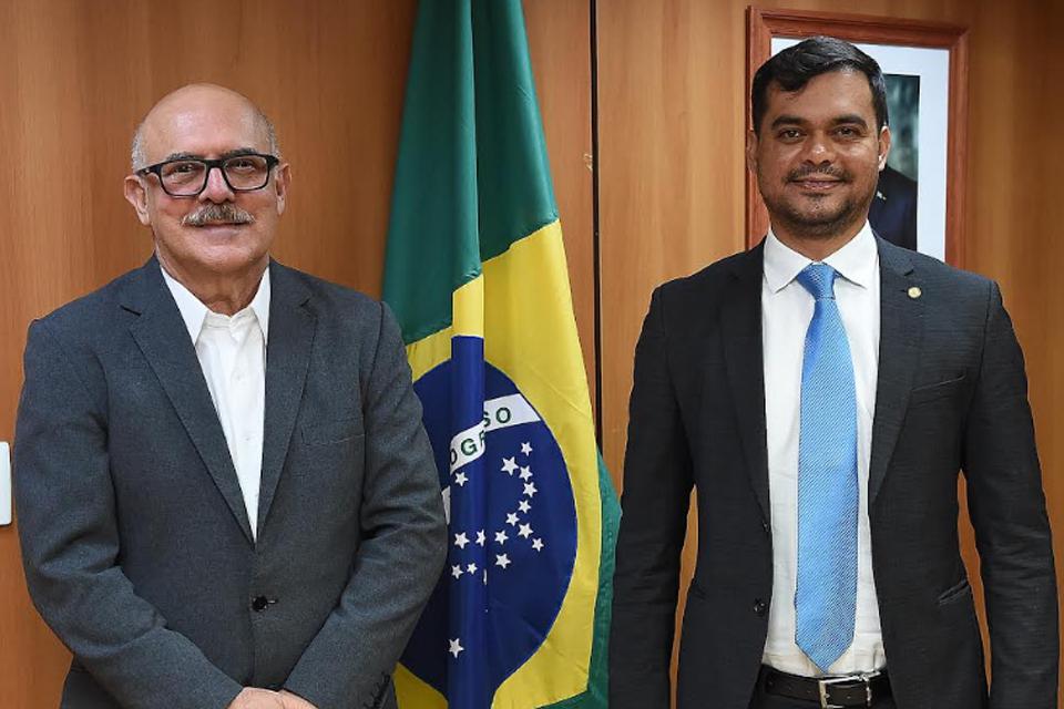 Expedito Netto garante mais R$ 1 milhão para a construção do laboratório veterinário da UNIR no Campus de Rolim de Moura