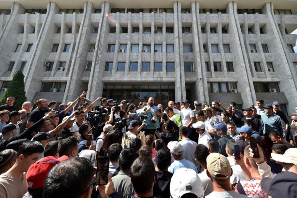 Quirguistão e Tadjiquistão trocam acusações sobre violação do cessar-fogo