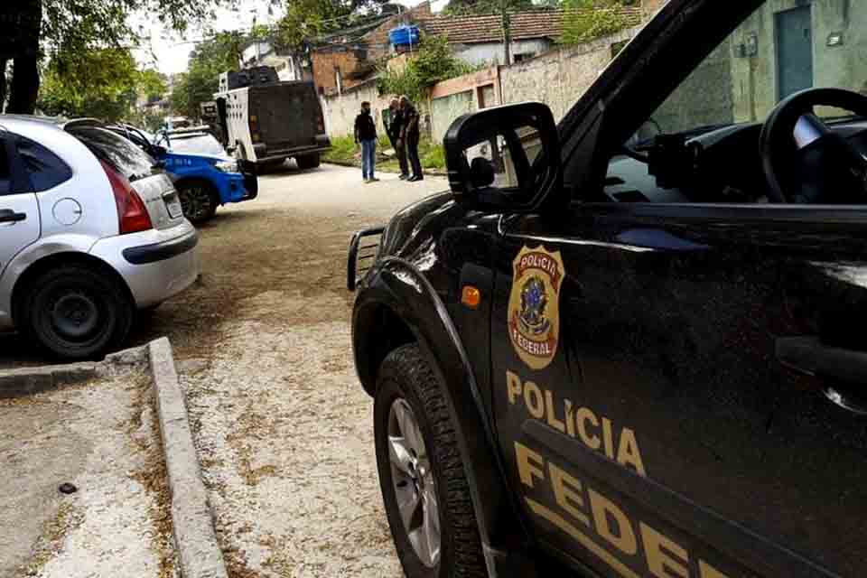 Polícia Federal e PRF agem contra quadrilha que clonou viaturas do Exército