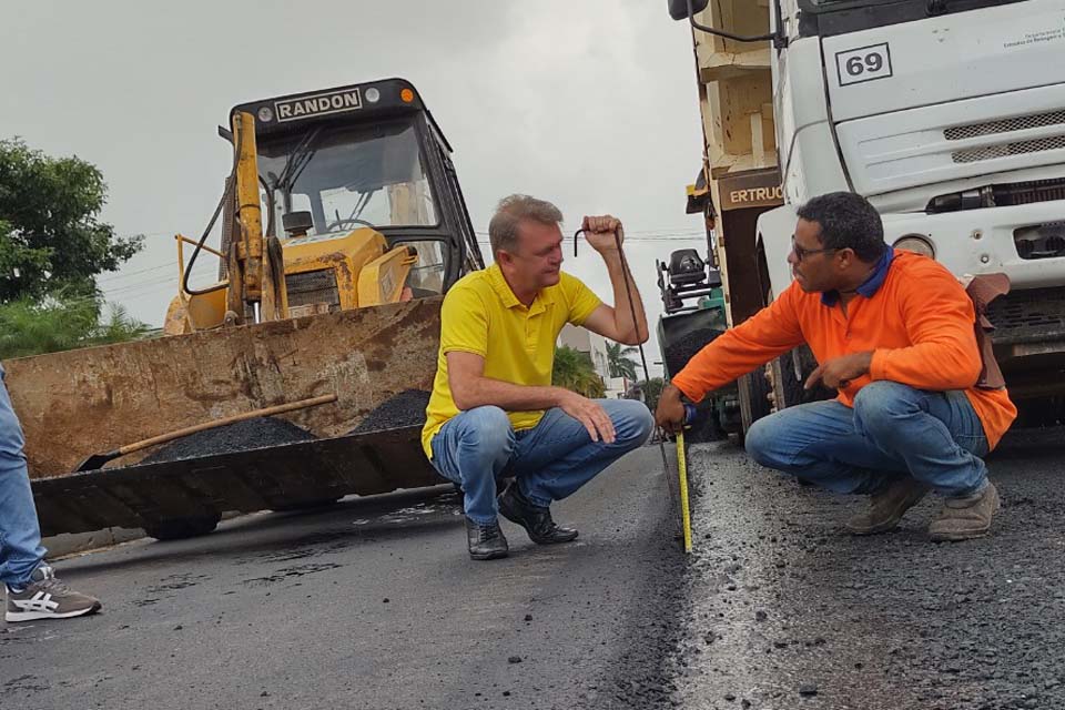  Luizinho Goebel agradece governador  por Usina de Asfalto e recapeamentos de avenidas em Vilhena