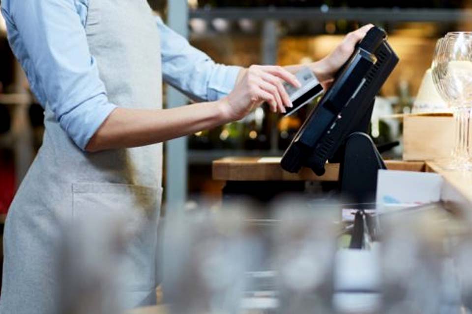 Setor de serviços cresce 0,9% em setembro, informa IBGE