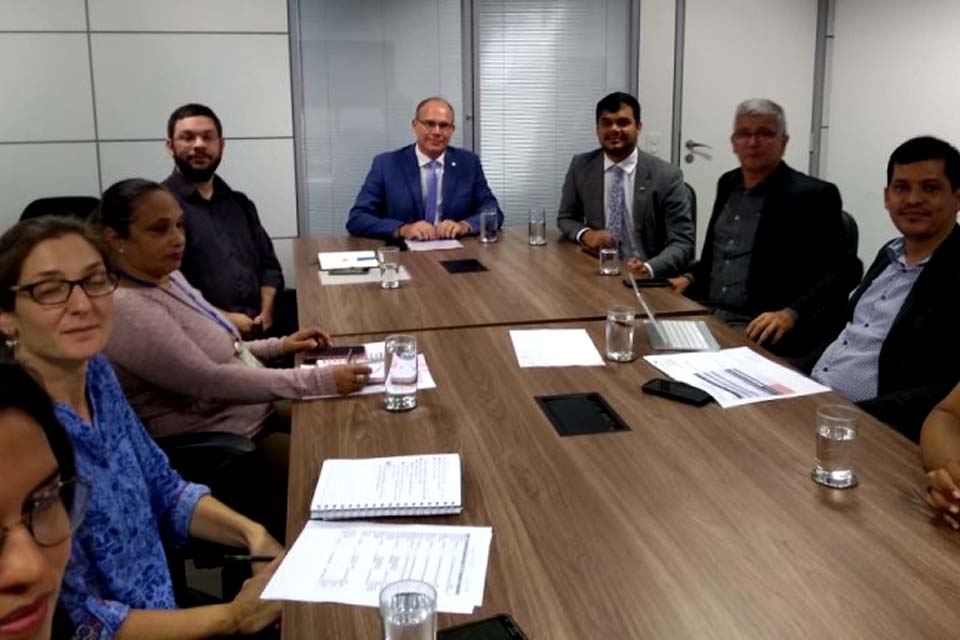 Semasf recebe recursos para atendimento aos imigrantes