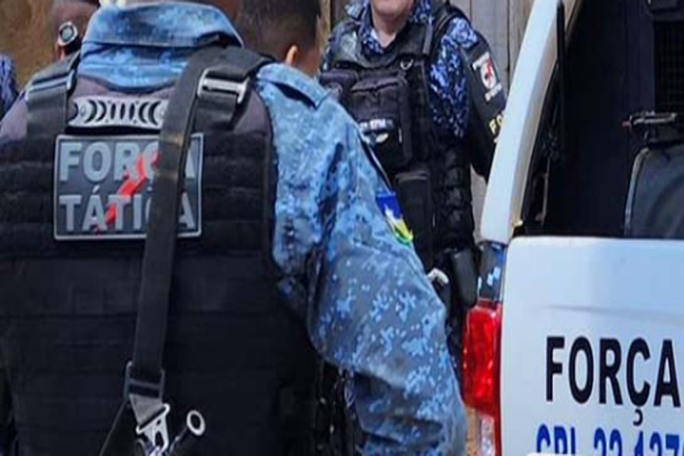 Força Tática prende suspeito com quase meio quilo de drogas