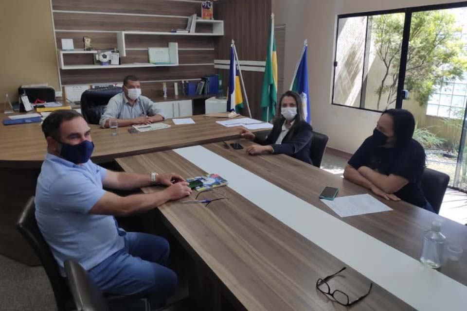 Sebrae-ro se reúne com prefeito do município para fomentar negócios locais