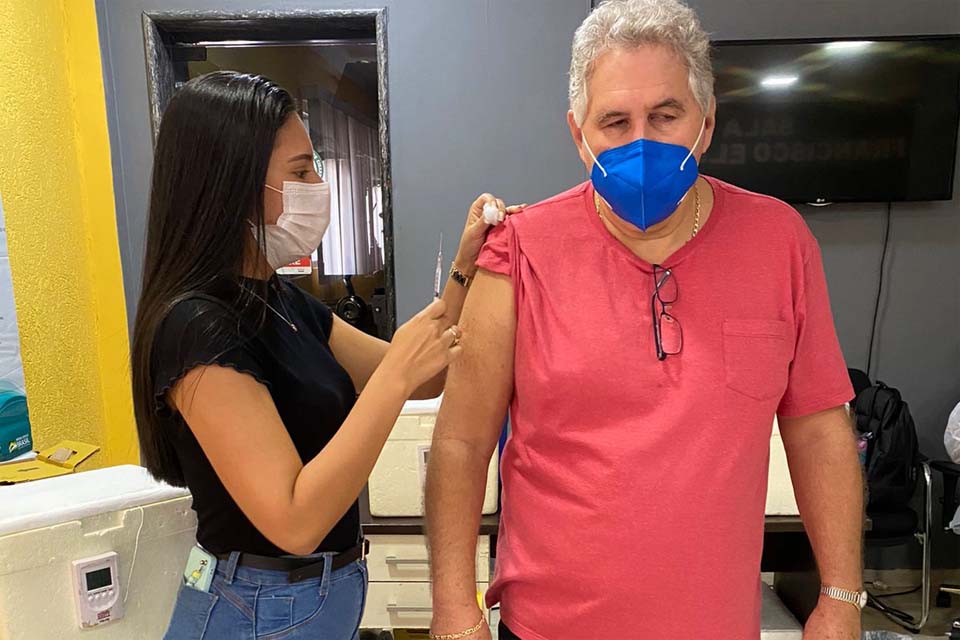 Câmara de Porto Velho realiza vacinação contra Covid e gripe
