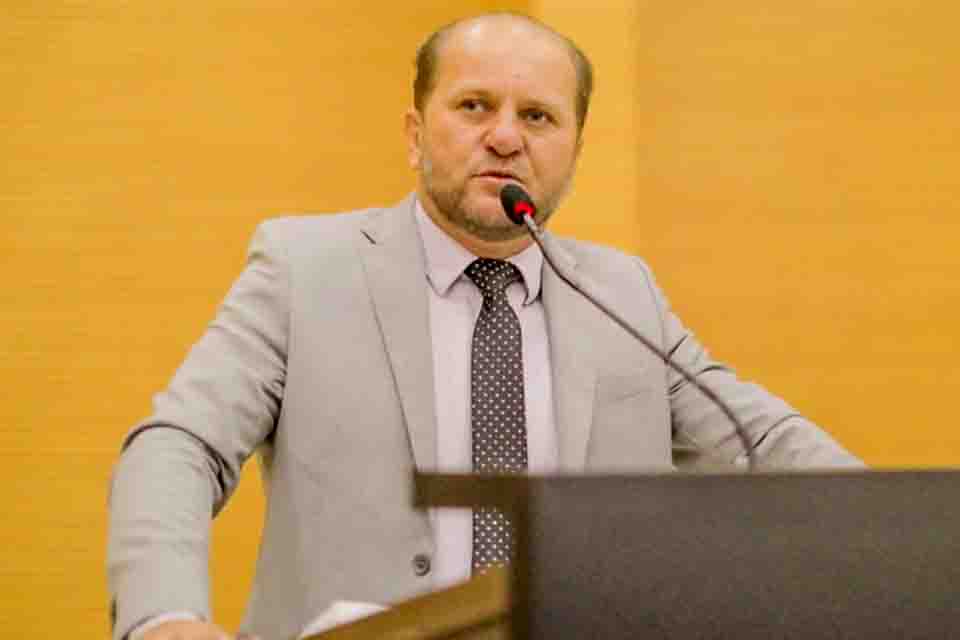 Deputado Cirone Deiró propõe que órgãos possam estender benefícios do Refaz para que trabalhadores rurais