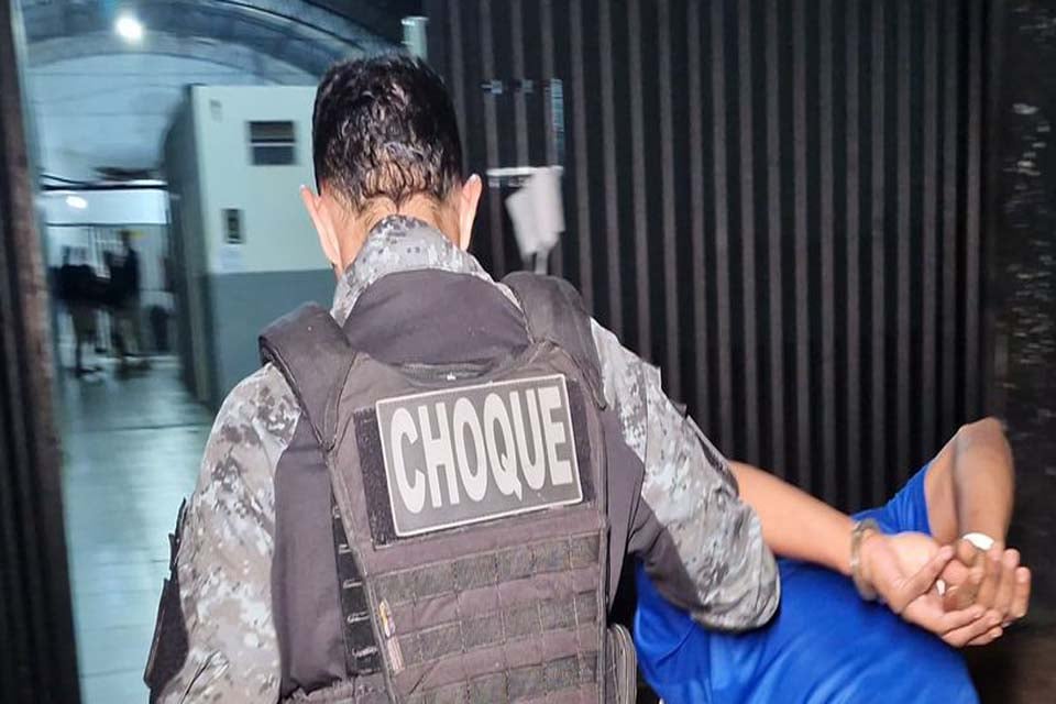 Irmãos são presos em oficina usada como boca de fumo na zona sul