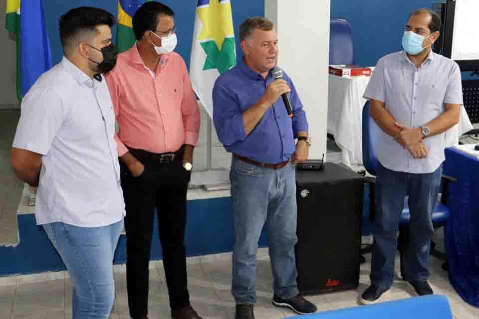 Deputado Lucio Mosquini elogia investimentos na Educação de Ji-Paraná