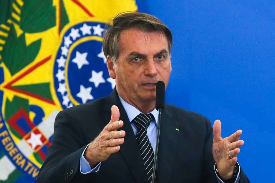 Jair Bolsonaro comemora aprovação de projeto que limita ICMS do combustível