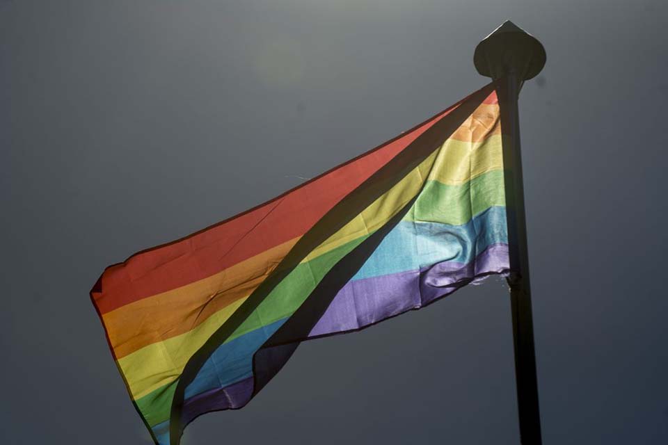 Governo aprova rito simplificado para refúgio de pessoas LGBTQIA+ 