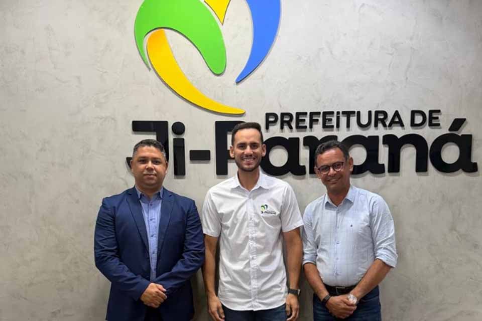 SINJUR realiza visita institucional à Prefeitura de Ji-Paraná para tratar da cessão de terreno ao lado do hotel de trânsito