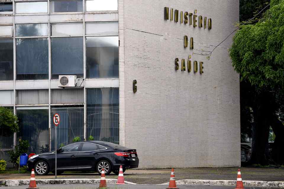 Ministério da Saúde diz ao STF que cabe a secretário e não a Queiroga explicar nota contrária à vacina