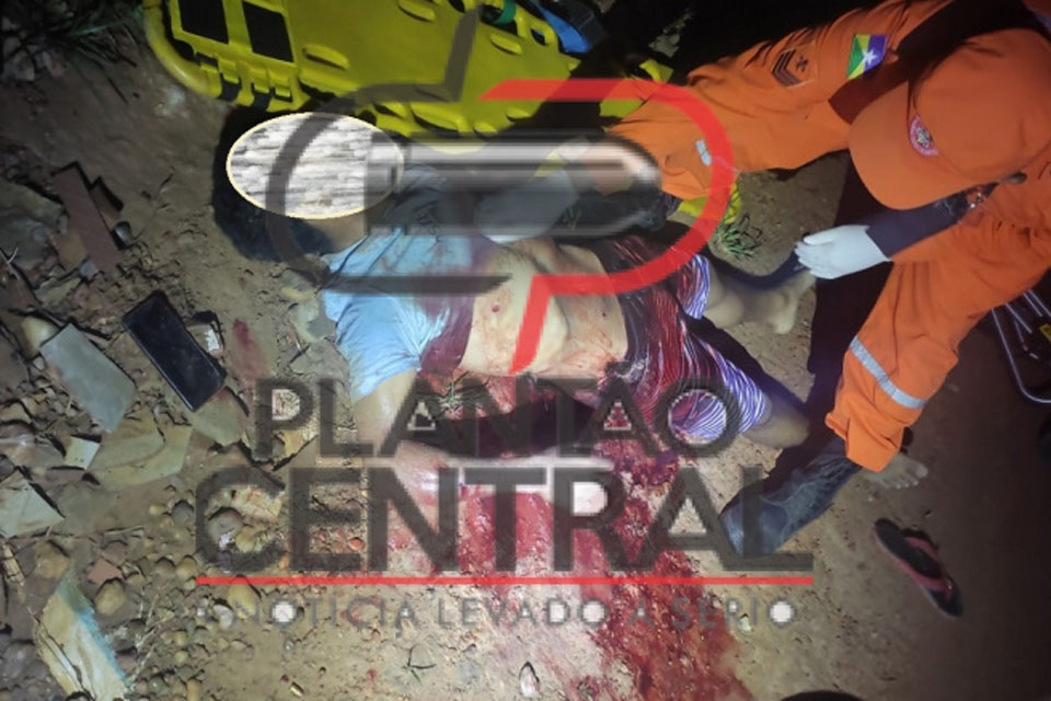 Homem é alvejado com diversos tiros no portão de residência