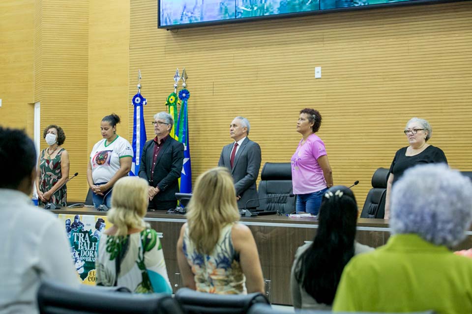 Assistentes sociais são homenageados em sessão solene na Assembleia; profissionais cobraram melhorias nas condições de trabalho