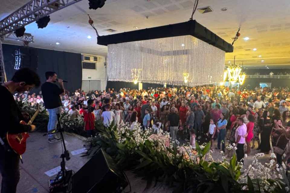 Baile da Regional Estanho do SINTERO reúne cerca de 2.500 trabalhadores/as da educação em Ariquemes