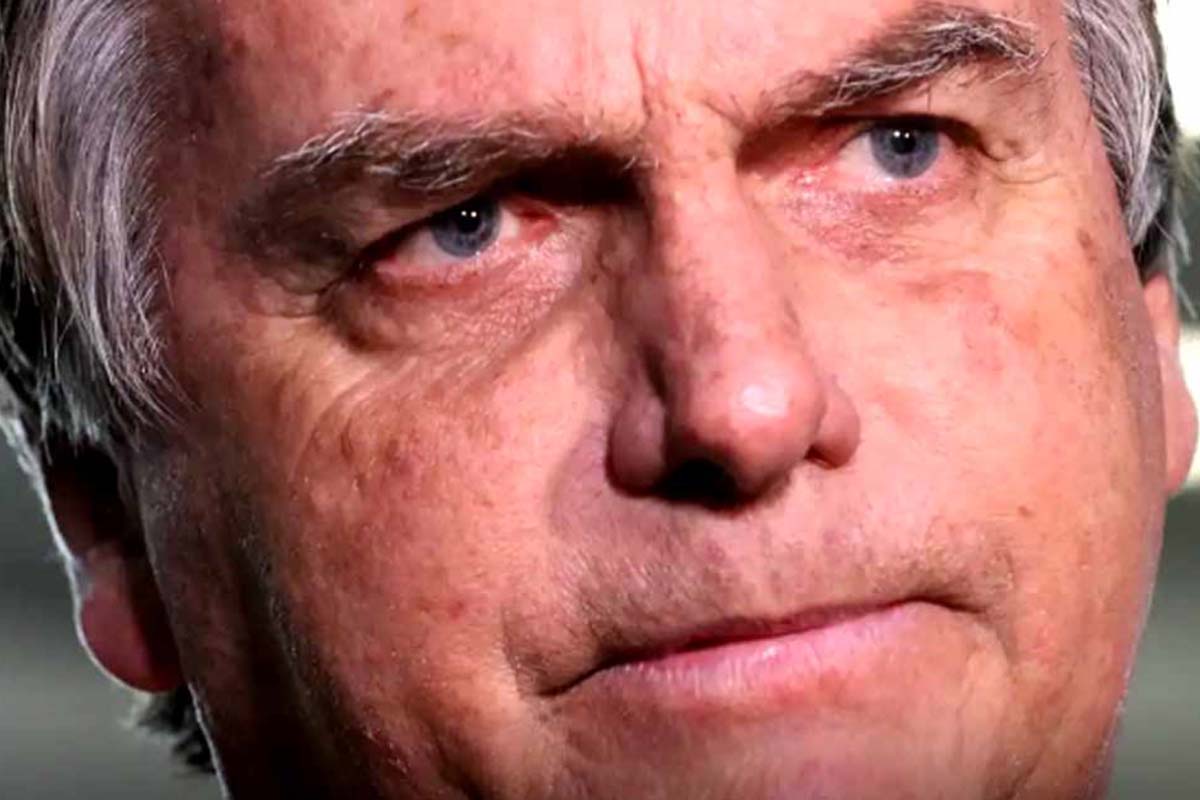 STF: defesa de Bolsonaro pede suspensão do cumprimento da pena