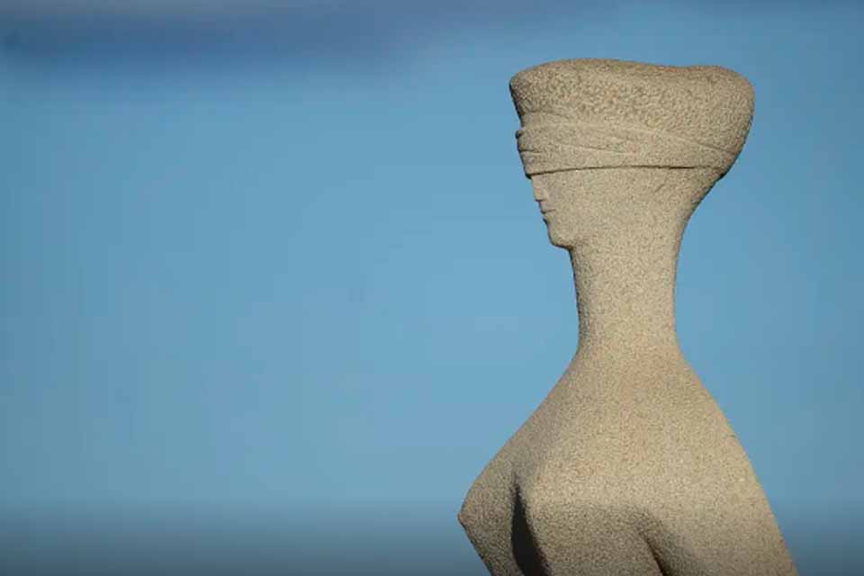 Moraes assume presidência temporária do STF e recebe homenagens