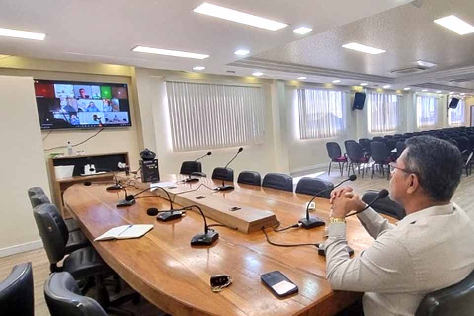 SINDSEF-RO reúne com Comissão Nacional dos Intoxicados e Acir Gurgacz para alinhar na luta da categoria