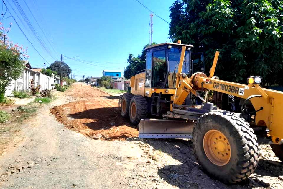 Prefeiura de Ji-Paraná  realiza patrolamento e cascalhamento de ruas no Parque São Pedro