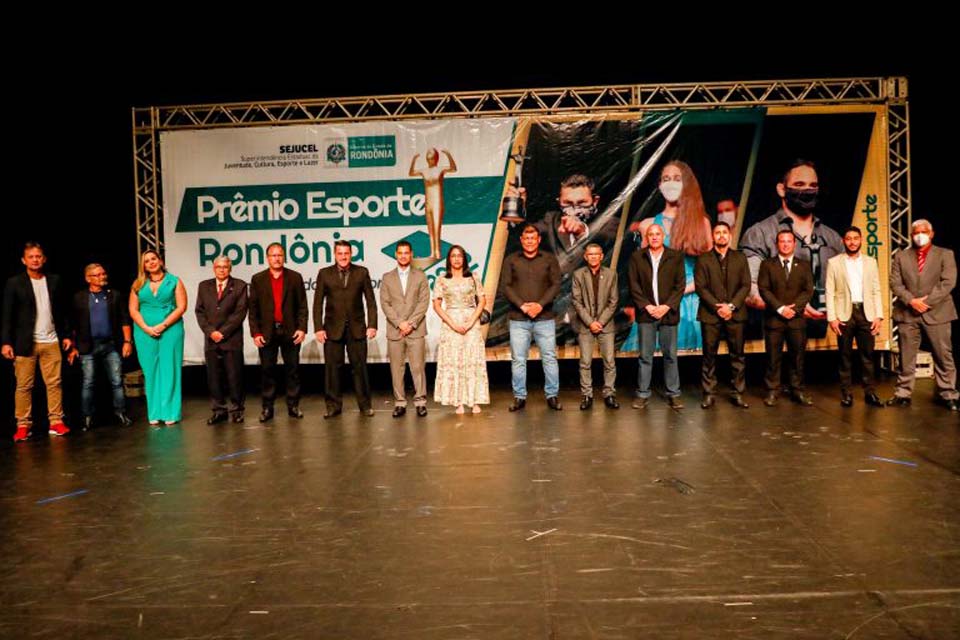 Melhores do esporte rondoniense são homenageados em solenidade no Teatro Palácio das Artes