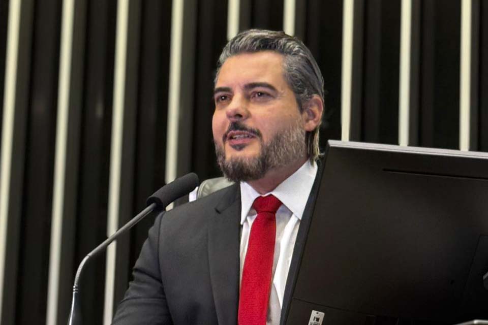 Deputado Thiago Flores vota a favor do projeto que o povo brasileiro já não suporta mais pagar tantos impostos