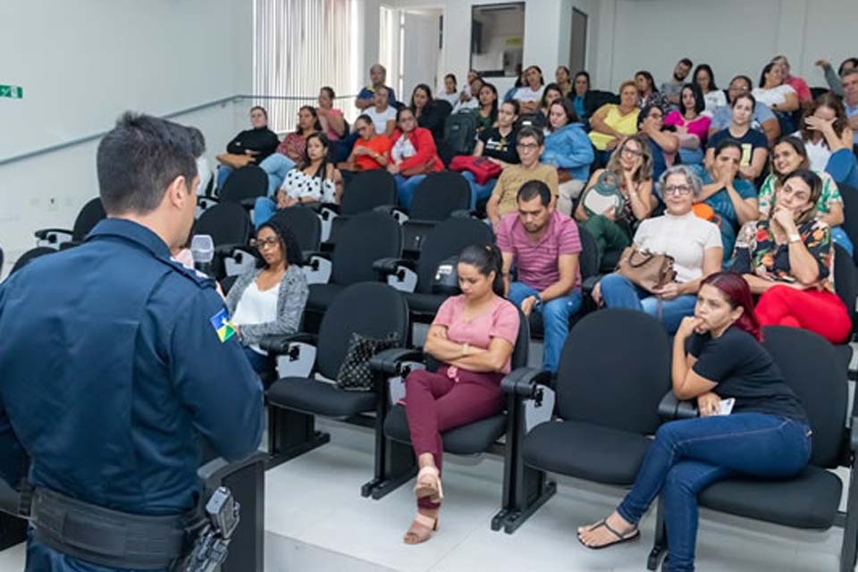 Prefeitura em parceria com forças de segurança, promove ações de proteção nas escolas municipais