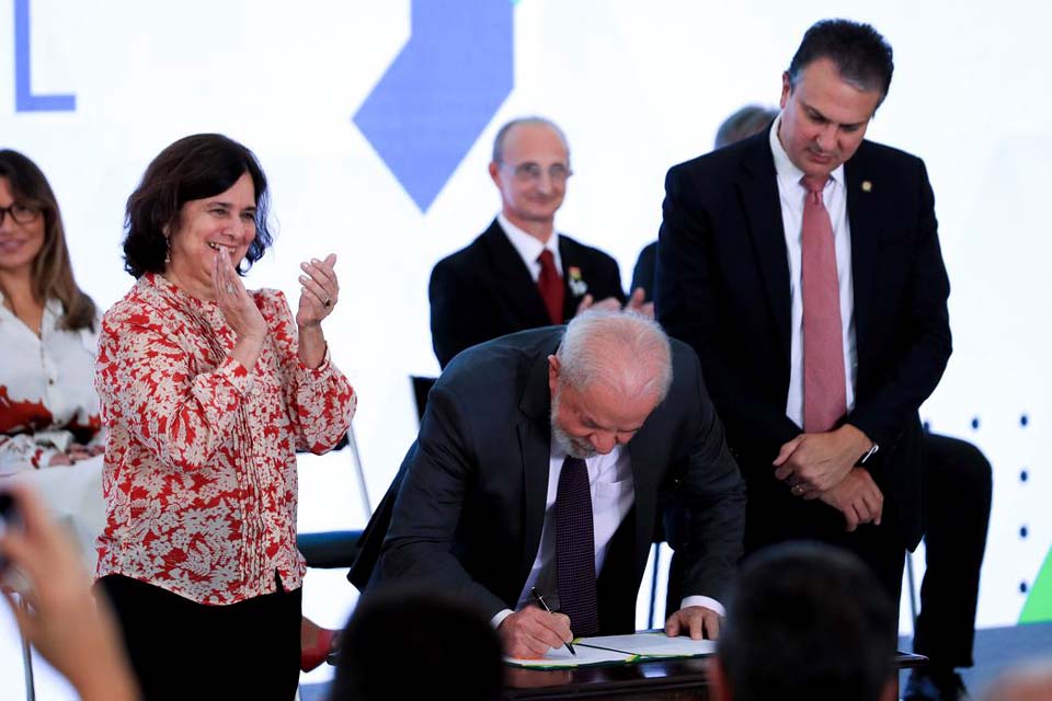 Mais Médicos dará incentivo de até R$ 120 mil para áreas vulneráveis