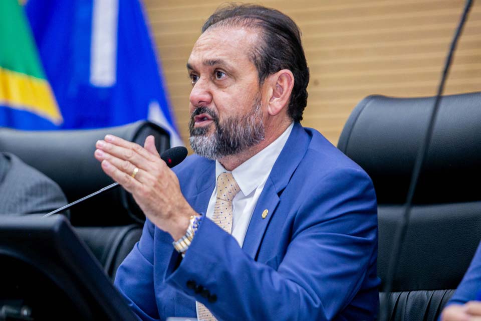 Governo atende solicitação de Laerte Gomes e regulamenta cobrança de ICMS para optantes do Simples Nacional e MEI