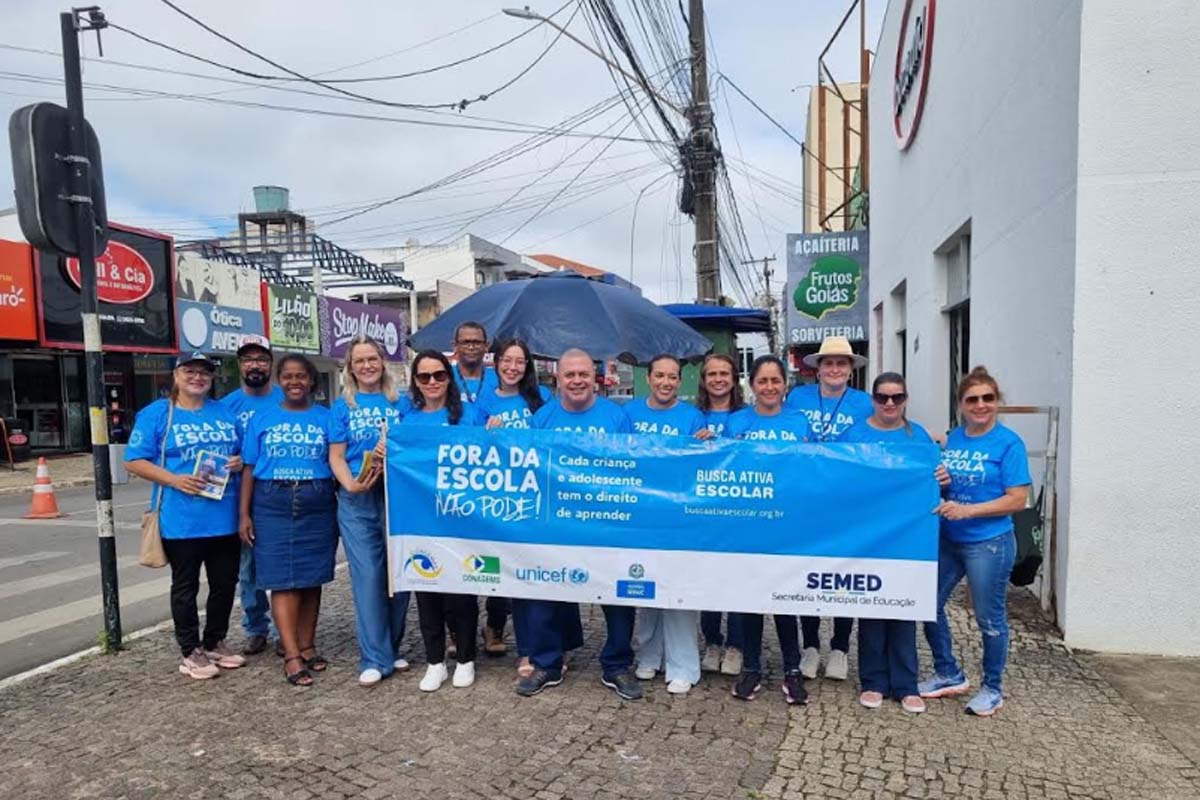 Secretaria Municipal de Educação faz pit stops marcar Dia 