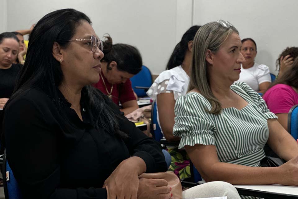 Prefeitura de Jaru capacita e prepara servidores para início do ano letivo de 2024