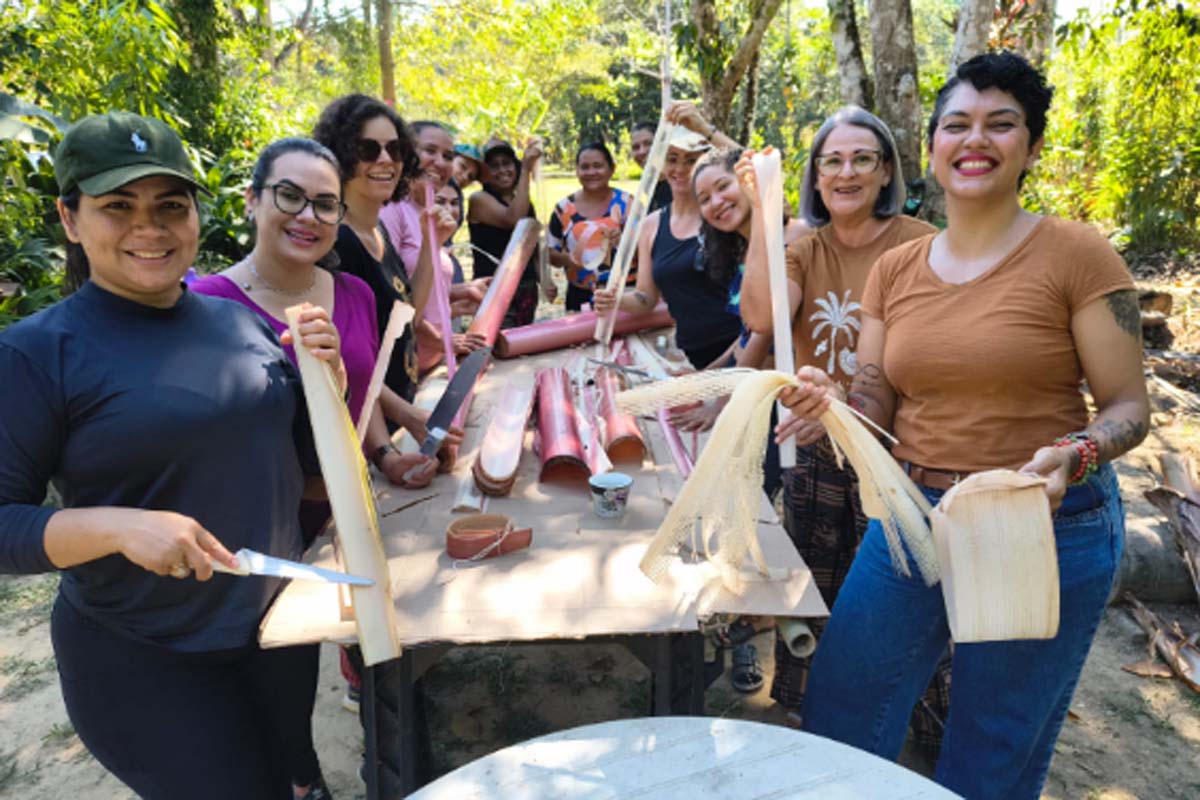 Oficina fortalece autonomia feminina com aproveitamento da fibra de bananeira 