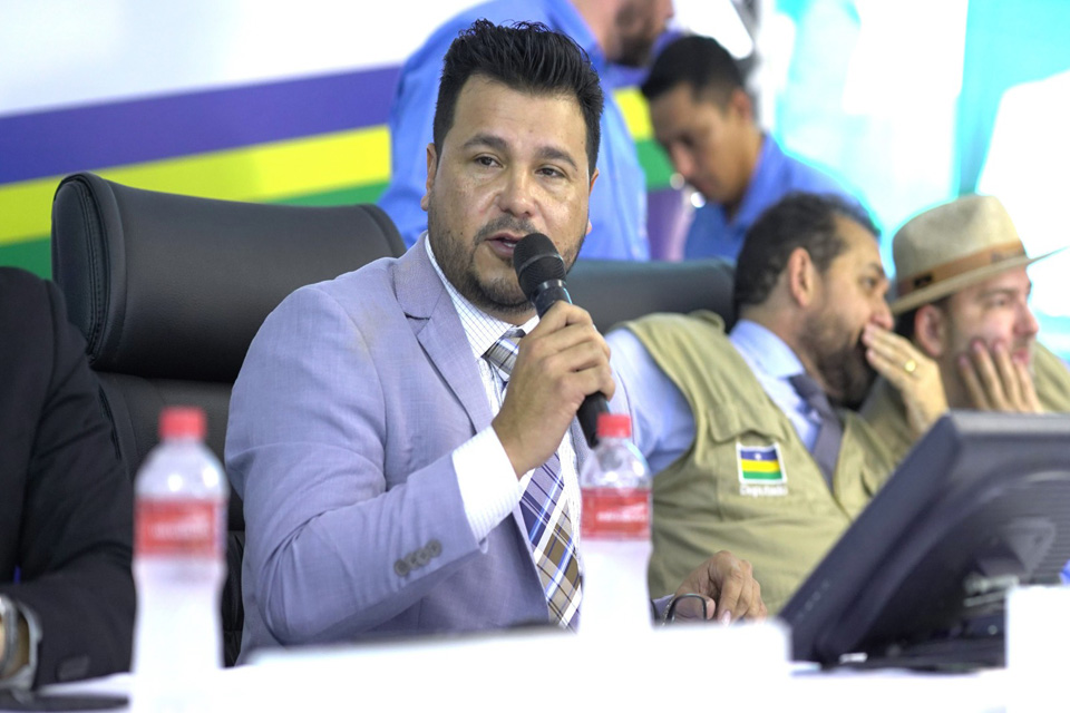 Presidente Marcelo Cruz valoriza presença da Assembleia Legislativa em Machadinho do Oeste 